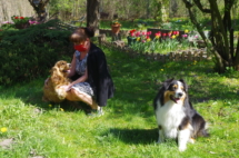 wspaniale na tle tulipanów wyglądamy cudownie